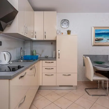 Awesome In Bogovici With Wifi Appartement