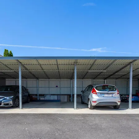 Gorgeous Apartment In Bogovici With Wifi Appartement *