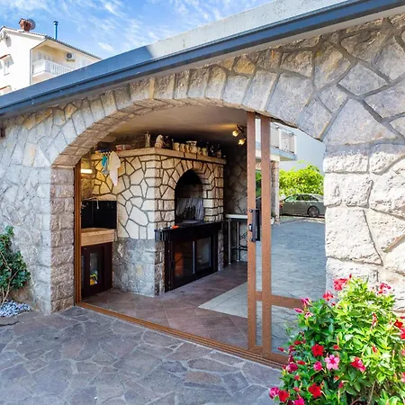 Appartement Awesome In Bogovici With Wifi