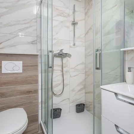 Gorgeous Apartment In Bogovici With Wifi *