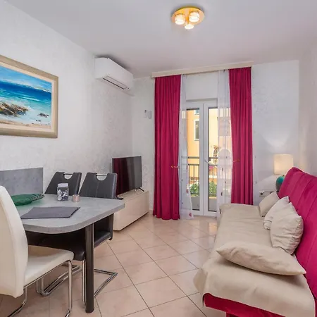 Gorgeous Apartment In Bogovici With Wifi *