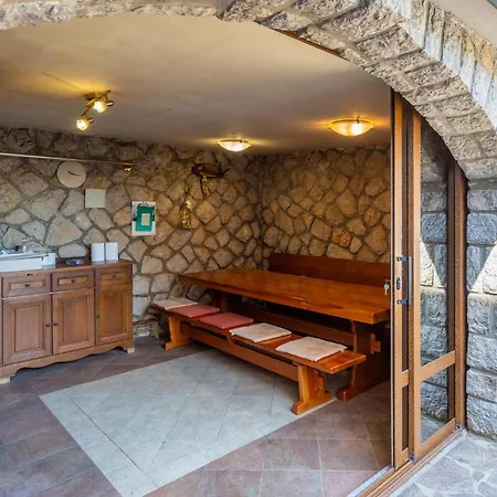 In Bogovici With Kitchen Apartment Malinska