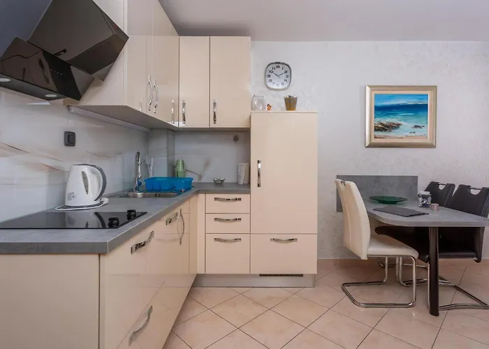 Awesome In Bogovici With Wifi Apartment