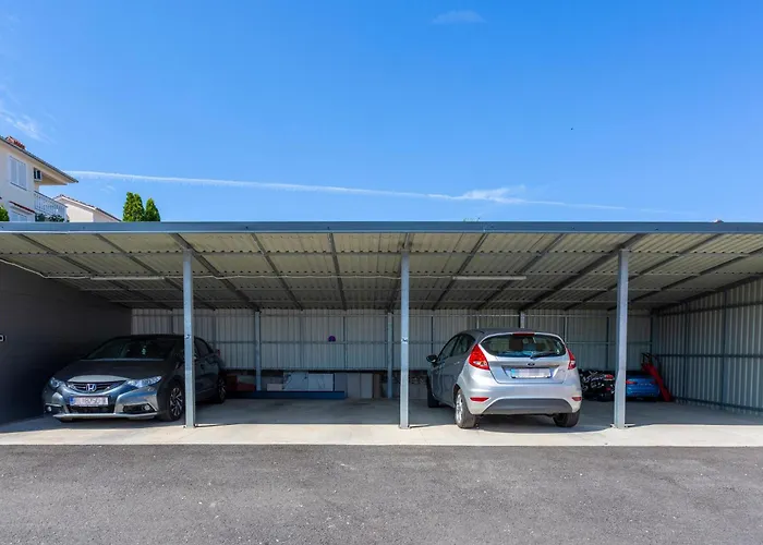 Awesome In Bogovici With Wifi Apartment *