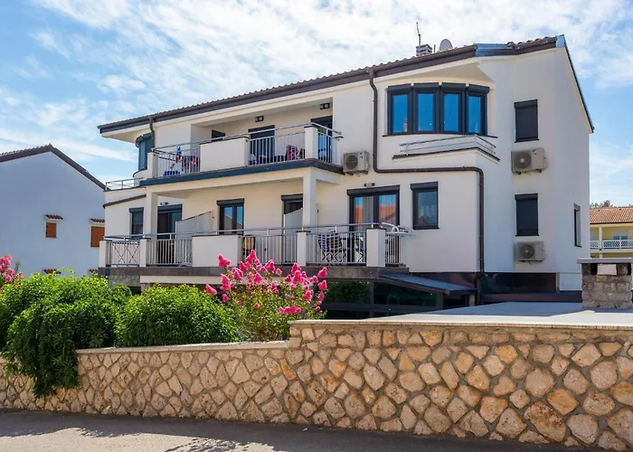 Apartment Awesome In Bogovici With Wifi *