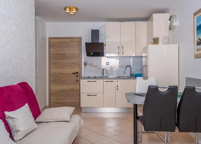 Apartment Awesome In Bogovici With Wifi