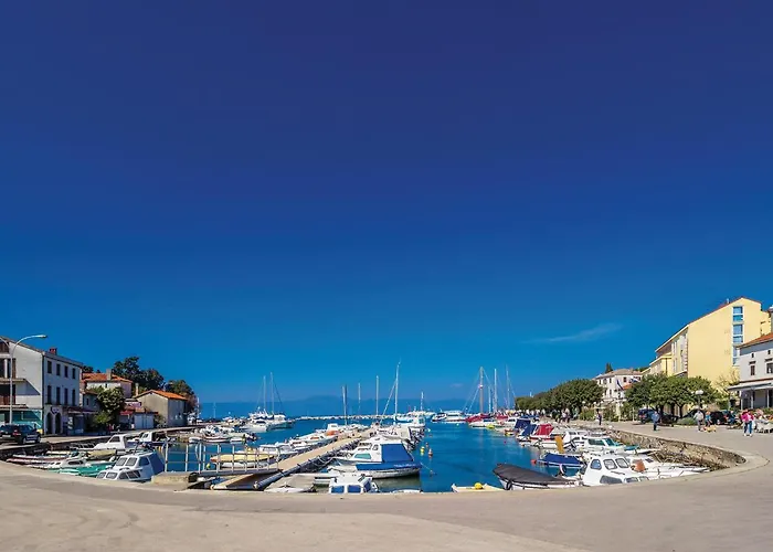 Apartment Awesome In Bogovici With Wifi