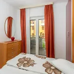 Amazing In Bogovici With Wifi Апартаменты Малинска