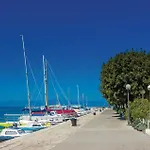 Amazing In Bogovici With Wifi Апартаменты Малинска