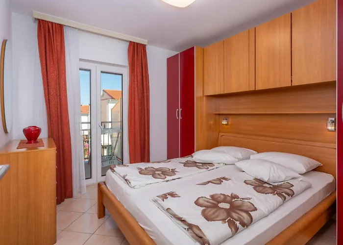 Awesome In Bogovici With Wifi Malinska